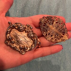 Set of 2 Vintage brooches